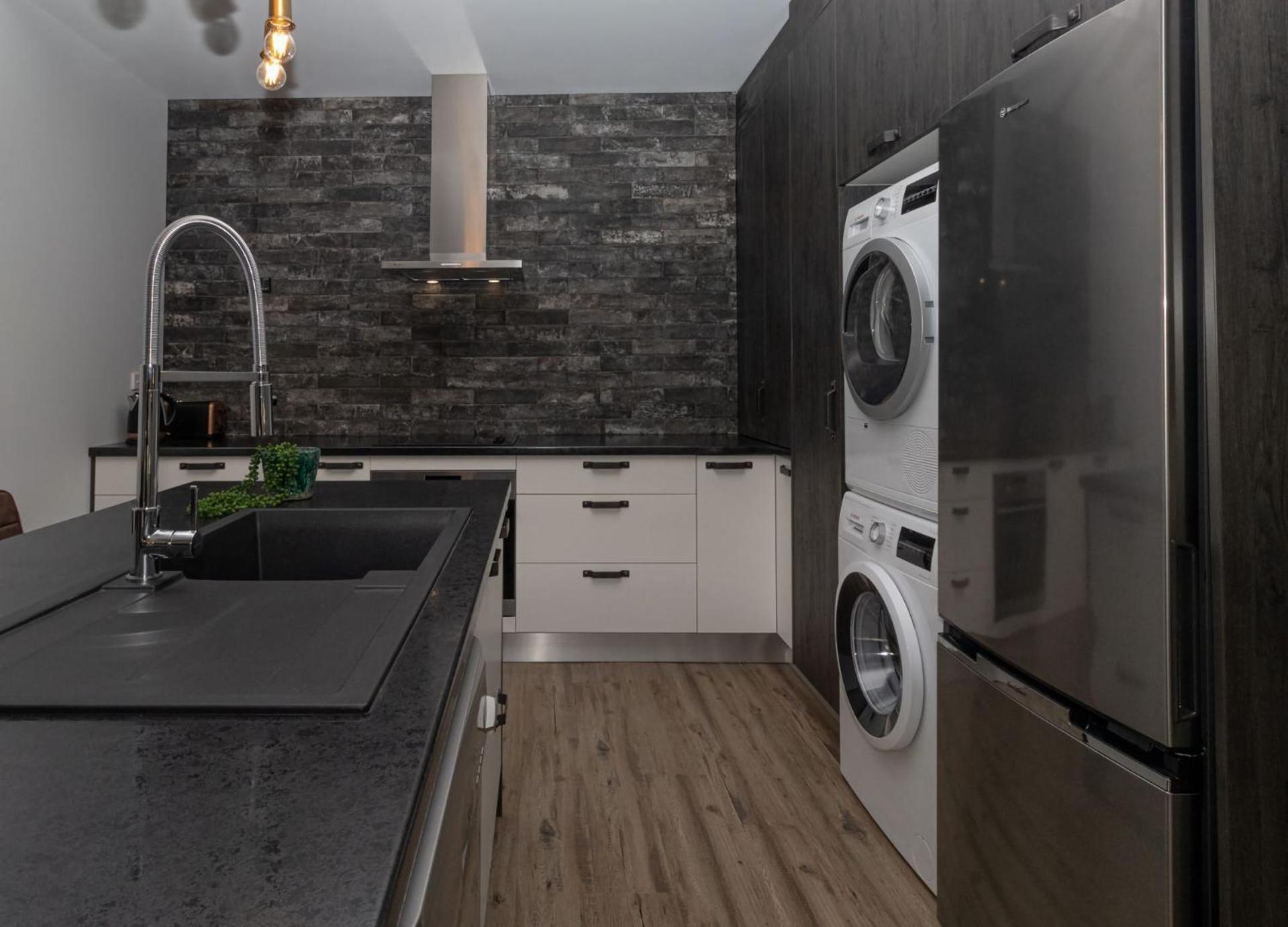 City Living Unit 3 - 5 Min Stroll To Cbd New Plymouth Bagian luar foto