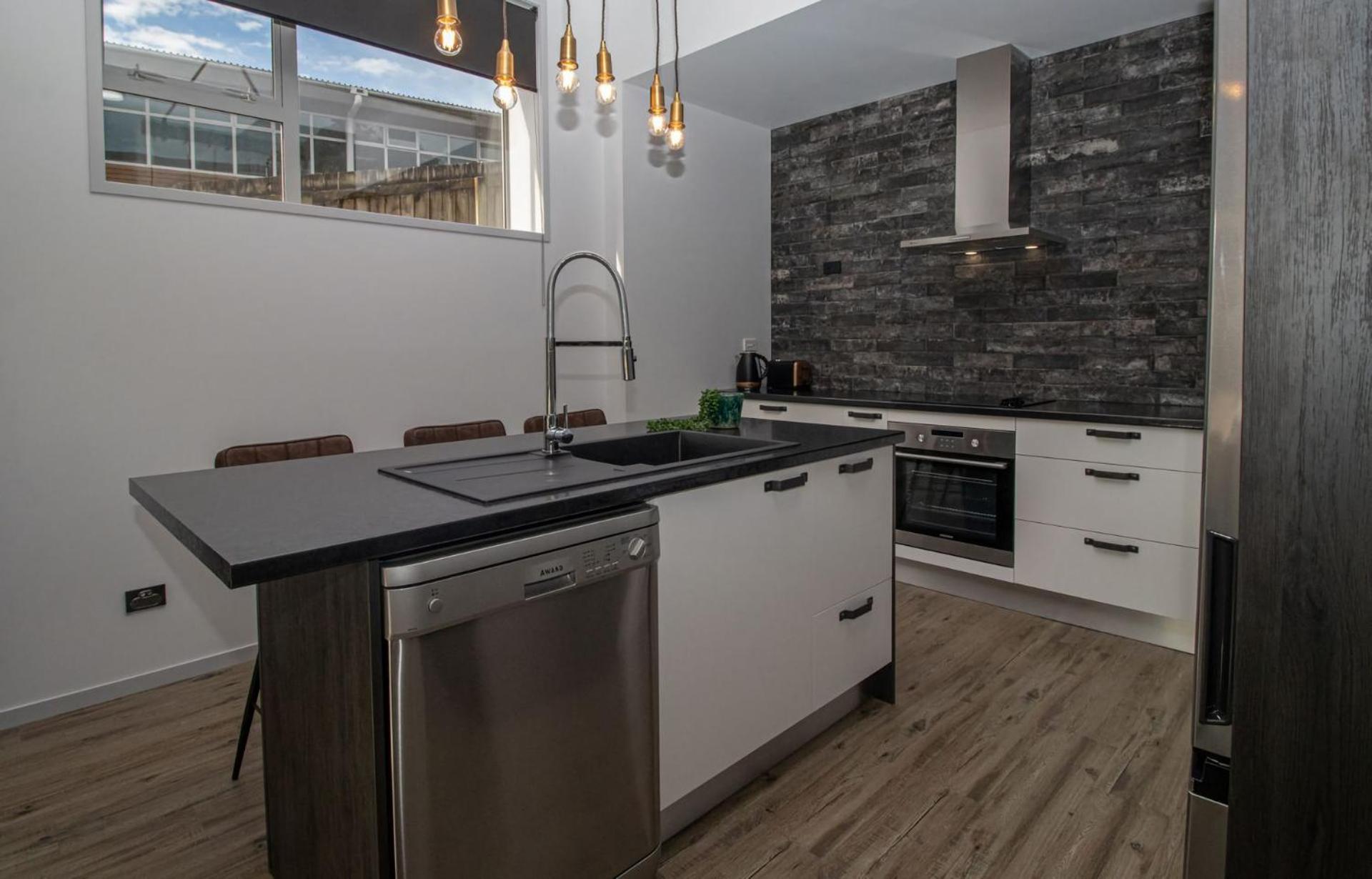 City Living Unit 3 - 5 Min Stroll To Cbd New Plymouth Bagian luar foto
